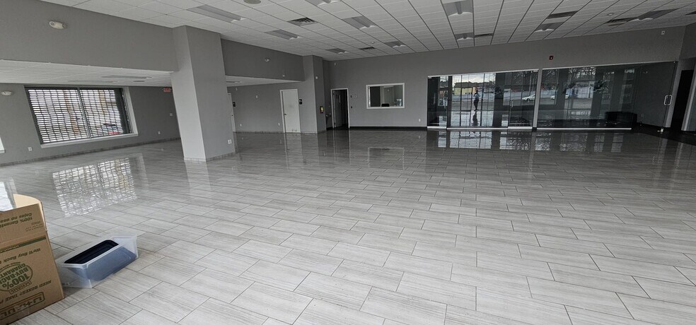 More Photos Of 655 Pennsylvania Ave, Elizabeth Showroom For Lease