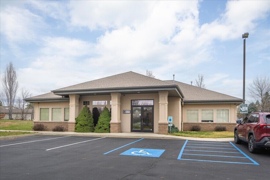 More Photos Of 9718 N Morton Ct, Spokane Office For Sale