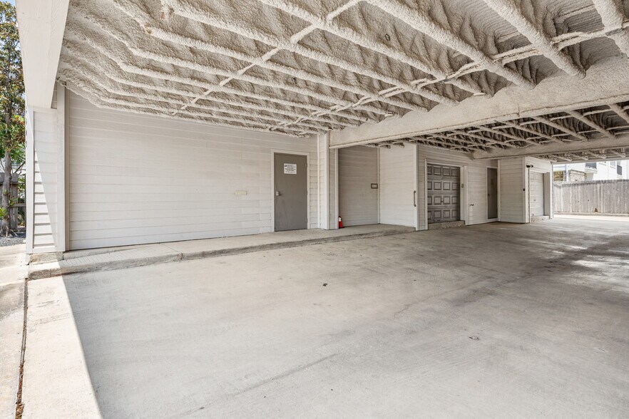 More Photos Of 5902 Winsome Ln, Houston Office Residential For Sale