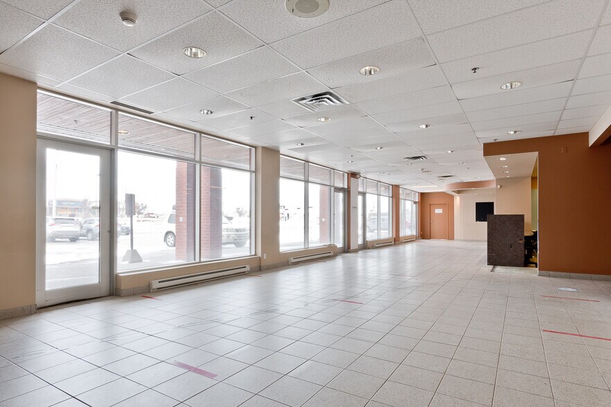 More Photos Of 4870 Boul Bourque, Sherbrooke General Retail For Lease