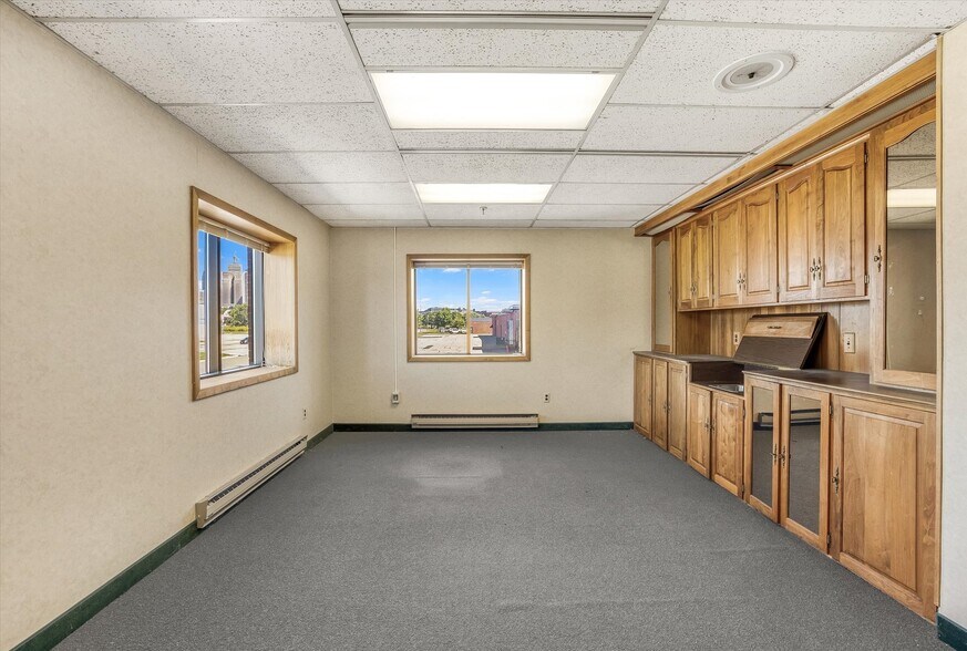 More Photos Of 130-150 Eva St, Saint Paul Industrial For Sale