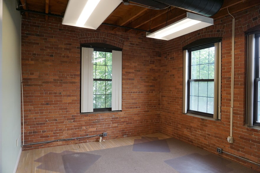 More Photos Of 162 Old Colony Ave, Quincy Office For Lease