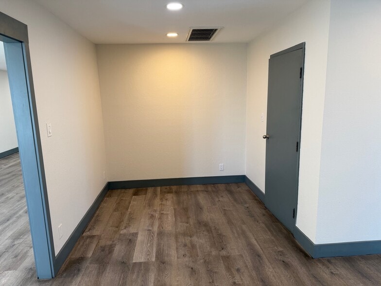 More Photos Of 6939 Power Inn Rd, Sacramento Warehouse For Sale