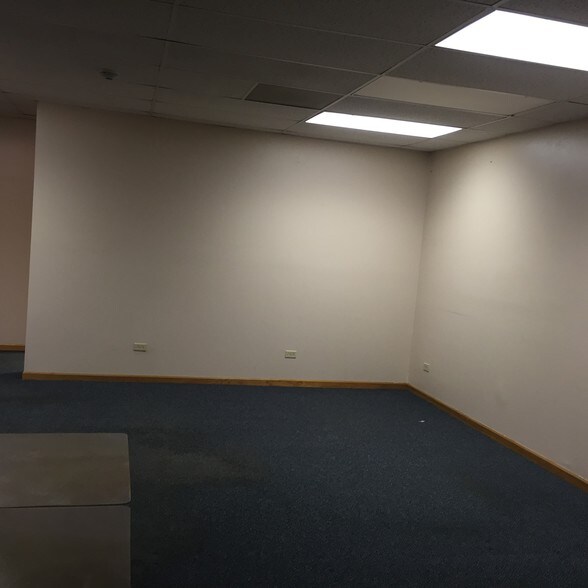 More Photos Of 1440 Maple Ave, Lisle Office For Lease