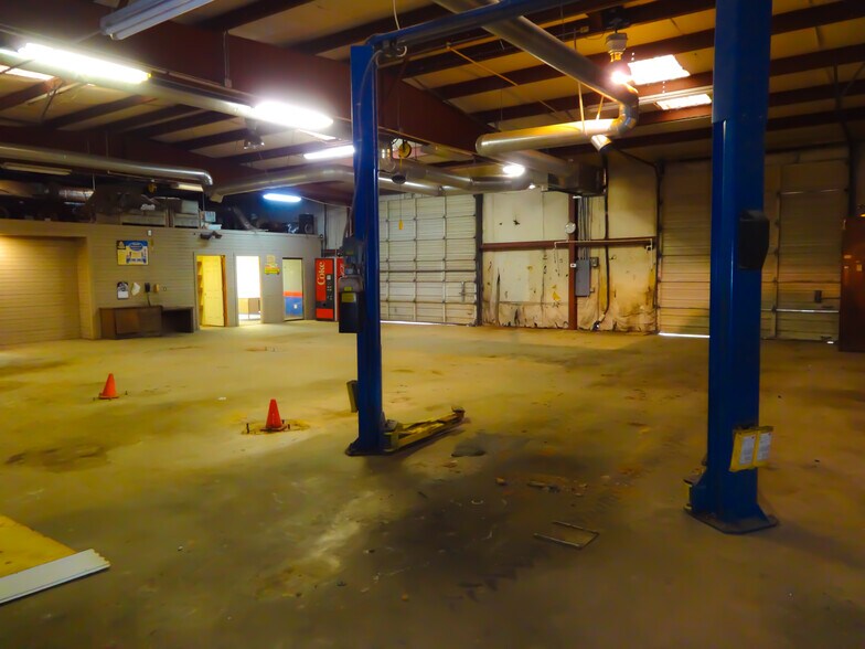 More Photos Of 801 W Broadway St, Big Sandy Light Distribution For Sale