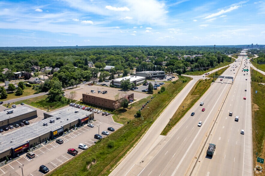 More Photos Of 1973 Sloan Pl N, Maplewood Medical For Lease