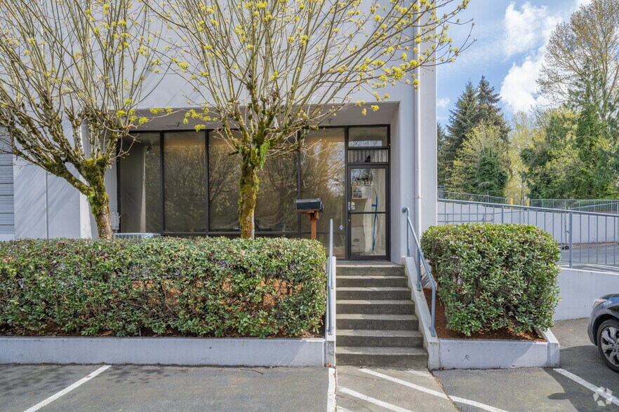 More Photos Of 2301-2383 S 200th St, Seatac Warehouse For Lease