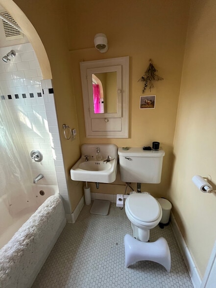 More Photos Of 3080 SE Ankeny St, Portland Apartments For Sale