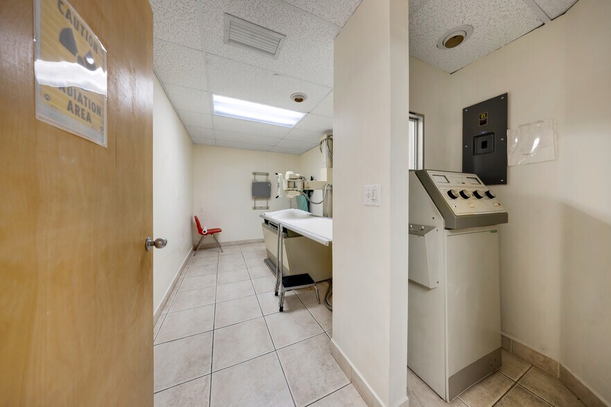 More Photos Of 9765 SW 184th St, Miami Office For Sale