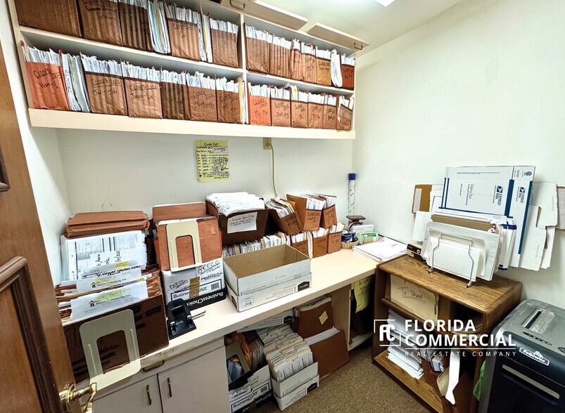 More Photos Of 1115 SE Ocean Blvd, Stuart Office Residential For Sale