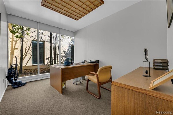 More Photos Of 3151 S Wayne Rd, Wayne Storefront Retail Office For Lease