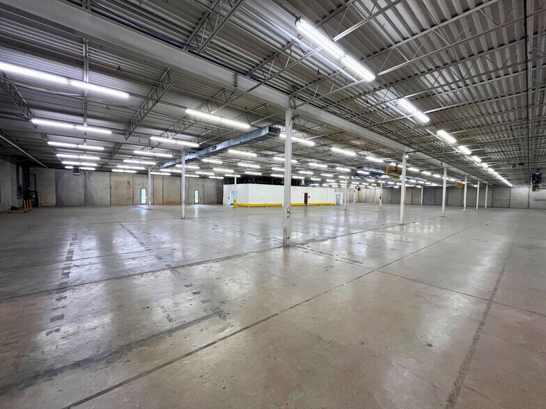 More Photos Of 220 Feld Ave, High Point Warehouse For Lease