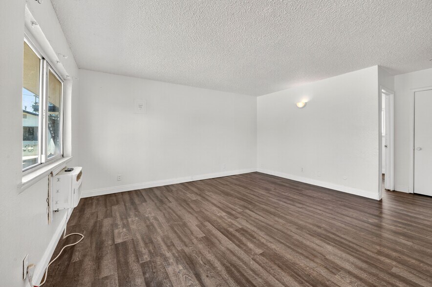 More Photos Of 3940 E Burns Ave, Fresno Apartments For Sale