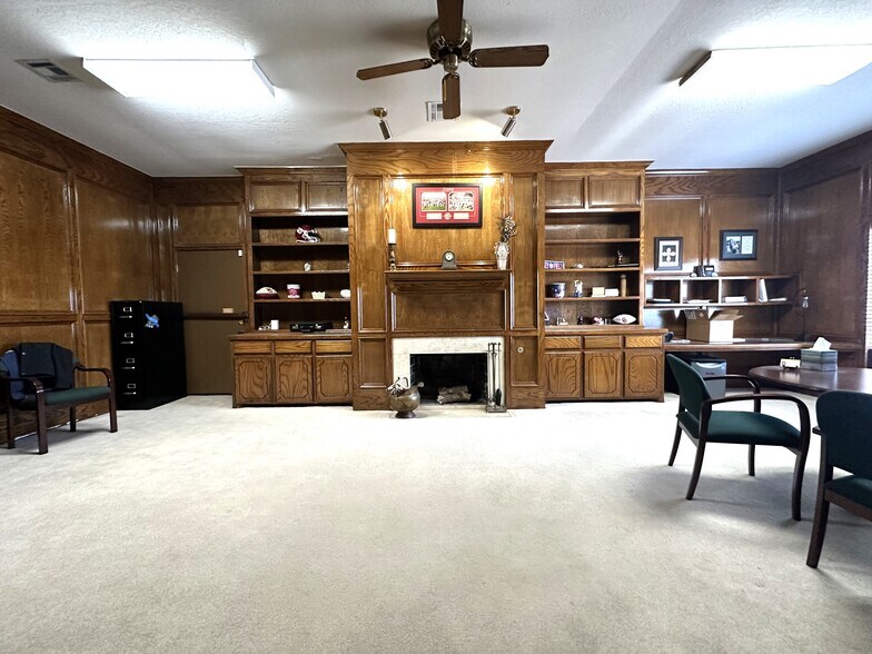 More Photos Of 9300 S Pennsylvania Ave, Oklahoma City Office Residential For Lease