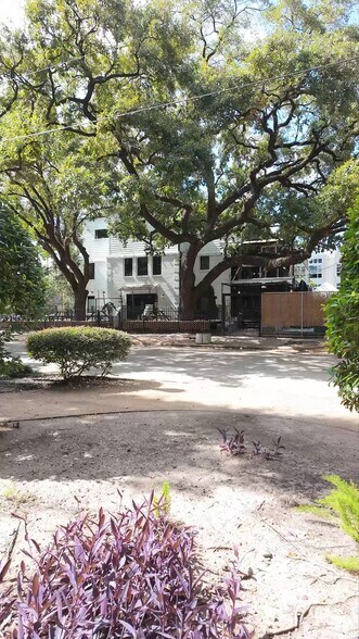 Primary Photo Of 1916 Baldwin St, Houston Bar For Sale