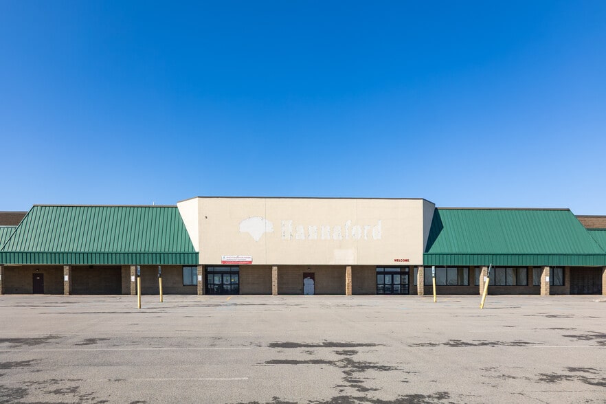 More Photos Of 6300 State Highway 37, Massena Supermarket For Sale