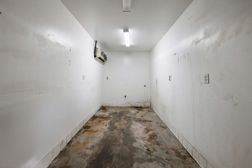 More Photos Of 4318-4330 Melrose Ave, Los Angeles Storefront For Lease