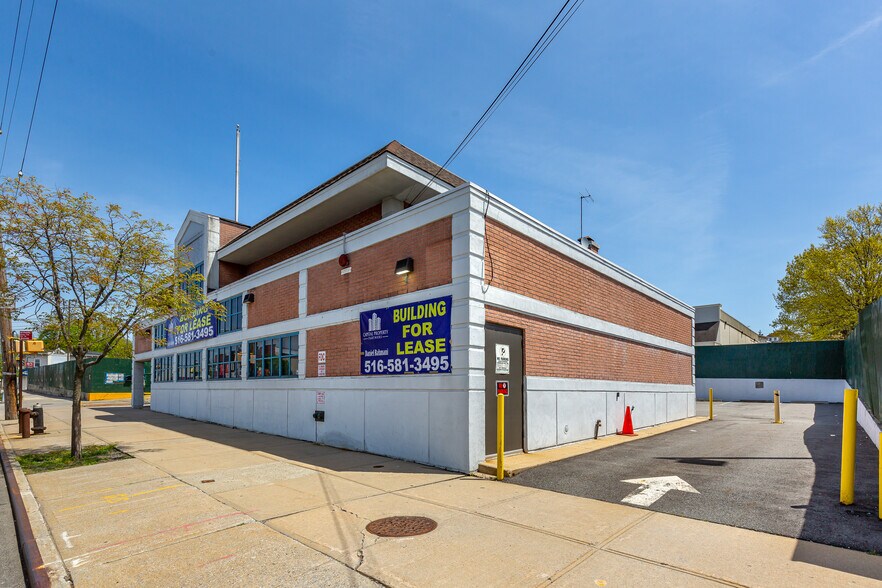 More Photos Of 24840 Northern Blvd, Little Neck Bank For Lease