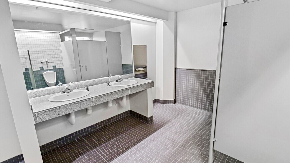 More Photos Of 235-247 E Broadway, Long Beach Office For Lease