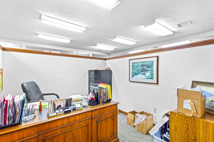 More Photos Of 1542 E Greyhound Pass, Carmel Medical For Lease