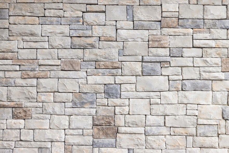 More Photos Of 2020 Wimbledon Ct, Hailey Specialty For Sale