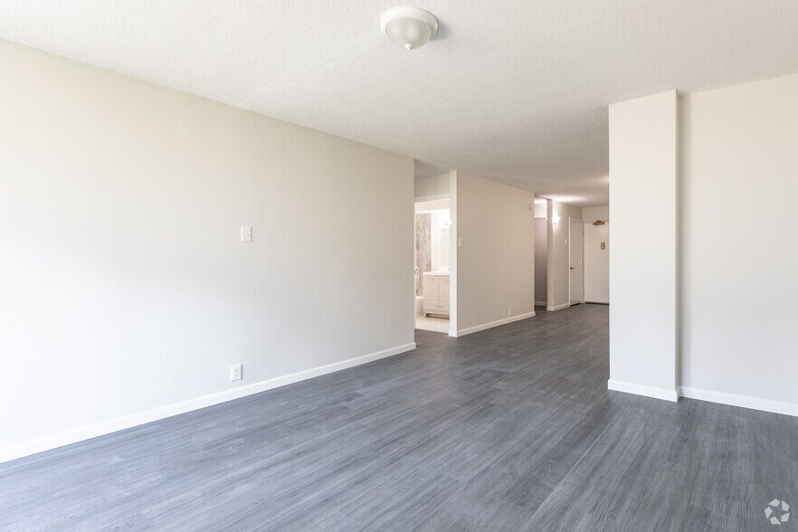 More Photos Of 2 28th St, Newport News Apartments For Sale