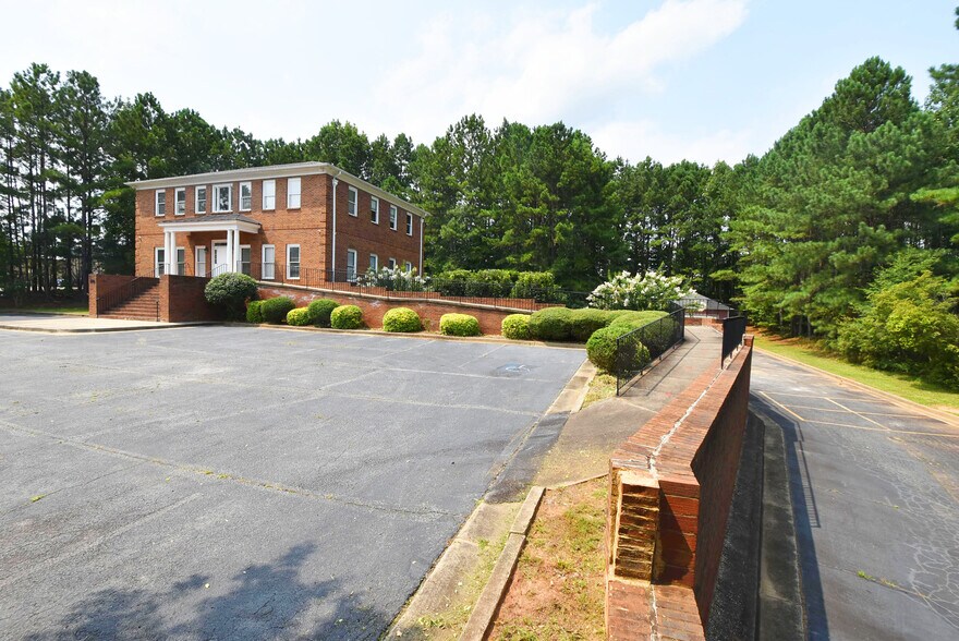 More Photos Of 116 Peachtree Ct, Peachtree City Medical For Lease