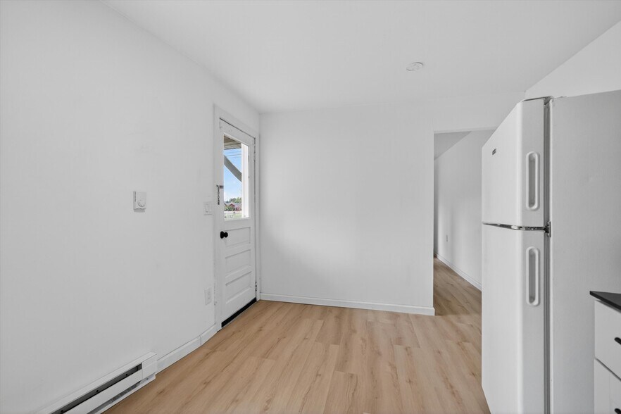 More Photos Of 48 - 50 Horseshoe Lake, Kauneonga Lake Apartments For Sale