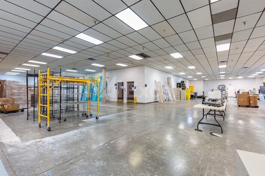 More Photos Of 4380 Boulder Hwy, Las Vegas Light Distribution For Lease