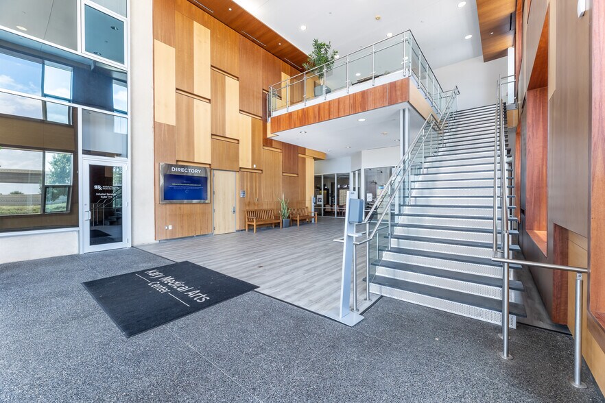 More Photos Of 1331 W Grand Pky N, Katy Medical For Lease