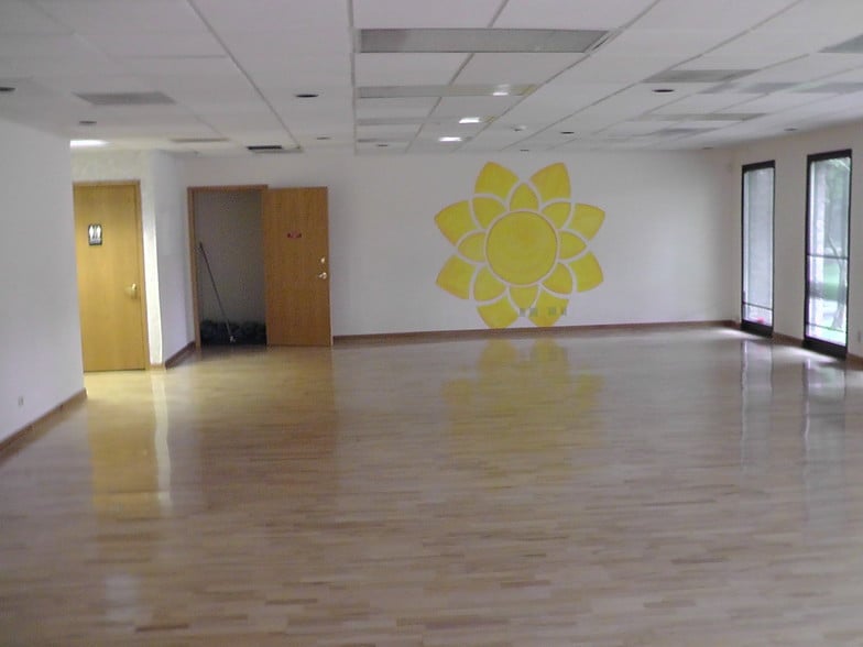 More Photos Of 710 E Ogden Ave, Naperville Office For Lease