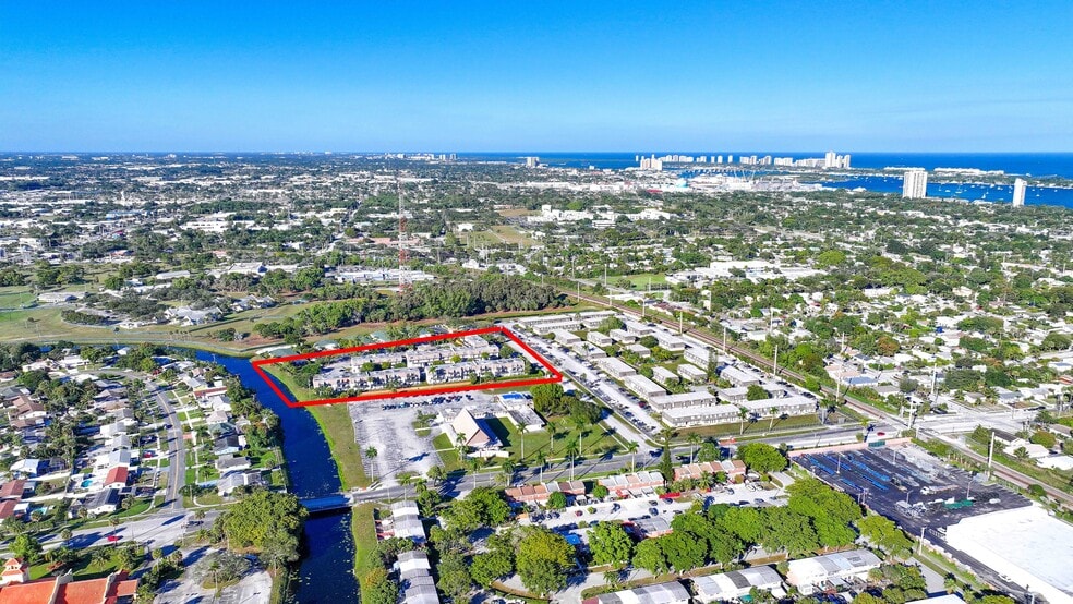 More Photos Of 3901 36th Ct, West Palm Beach Apartments For Sale