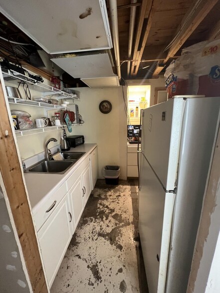 More Photos Of 1134 E Main St, Luray Service For Sale