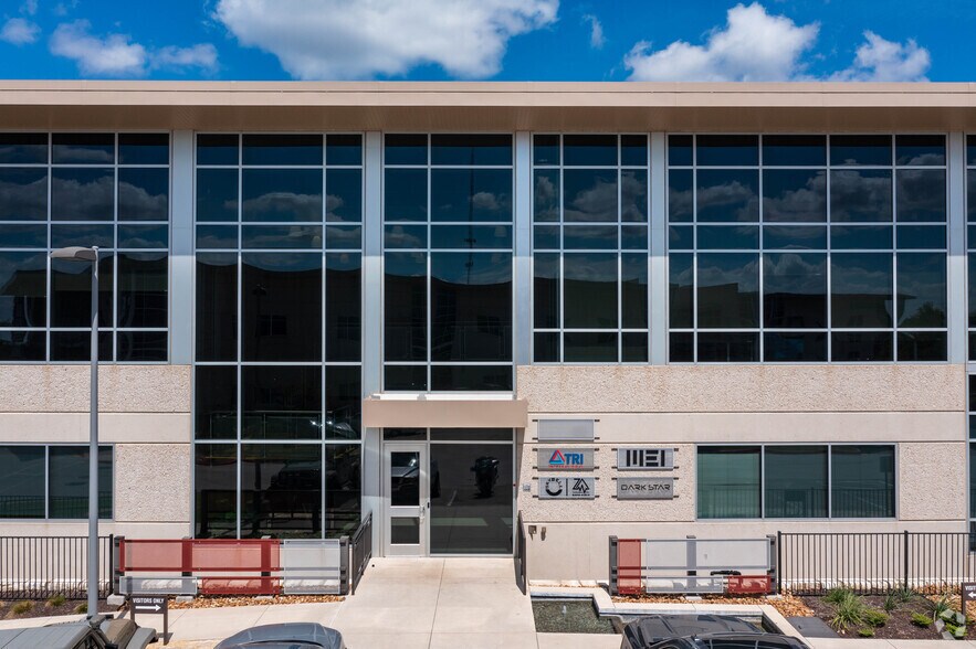 More Photos Of 9225 Bee Caves Rd, Austin Office For Lease