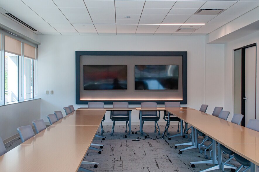 More Photos Of 12120 Sunrise Valley Dr, Reston Office For Lease