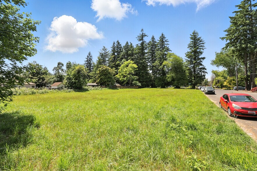 More Photos Of NE 5th and NE Cleveland, Gresham Land For Sale