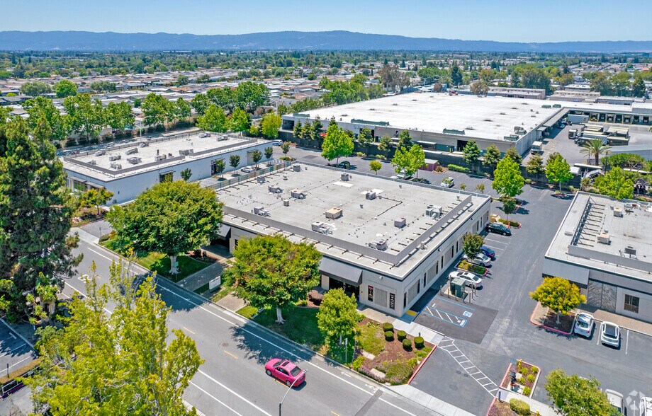 More Photos Of 1233-1239 Reamwood Ave, Sunnyvale Research And Development For Lease