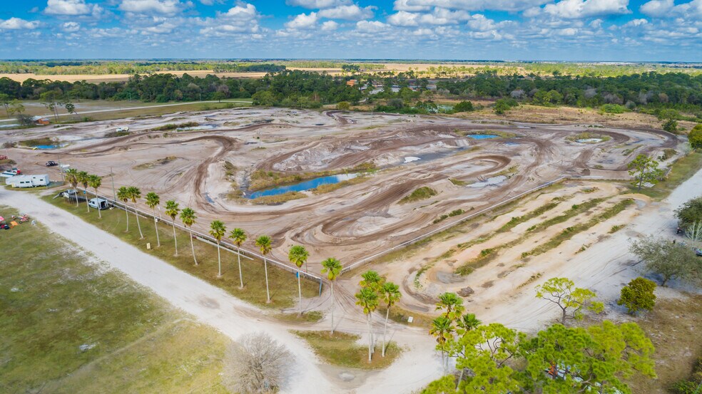 More Photos Of 7543 NE 48th St, Okeechobee Racetrack For Sale