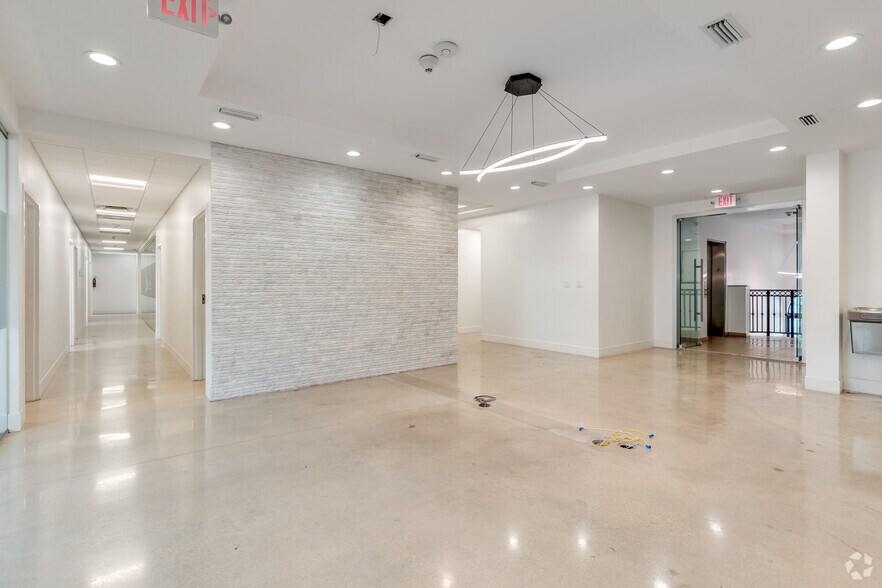 More Photos Of 6900 SW 80th St, Miami Medical For Sale