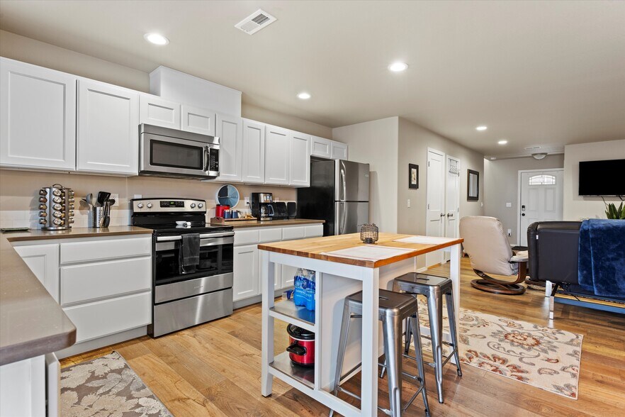 More Photos Of 2729 W Marina Dr, Moses Lake Apartments For Sale