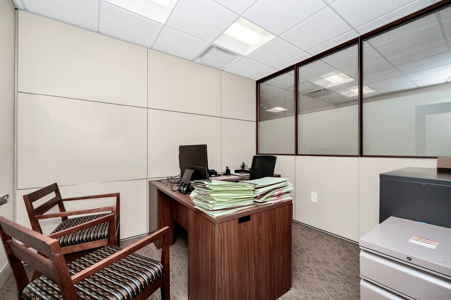 More Photos Of 1601 W Colonial Dr, Orlando Office For Lease