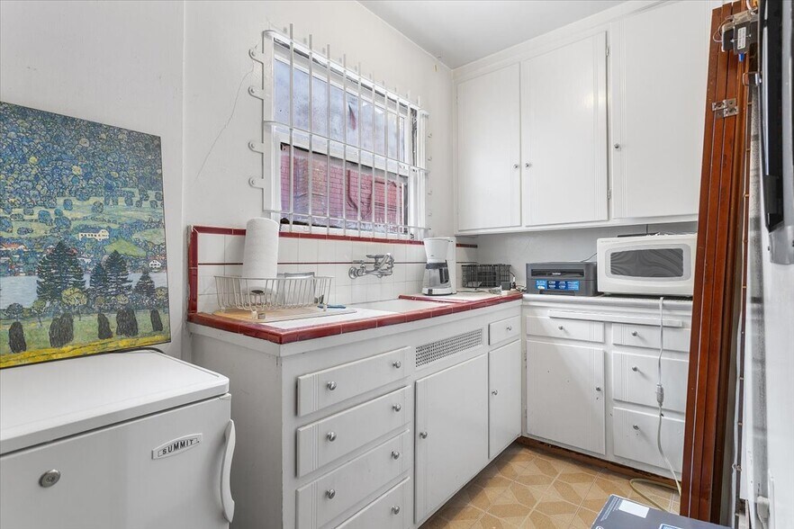 More Photos Of 2702 Dana St, Berkeley Medical For Sale