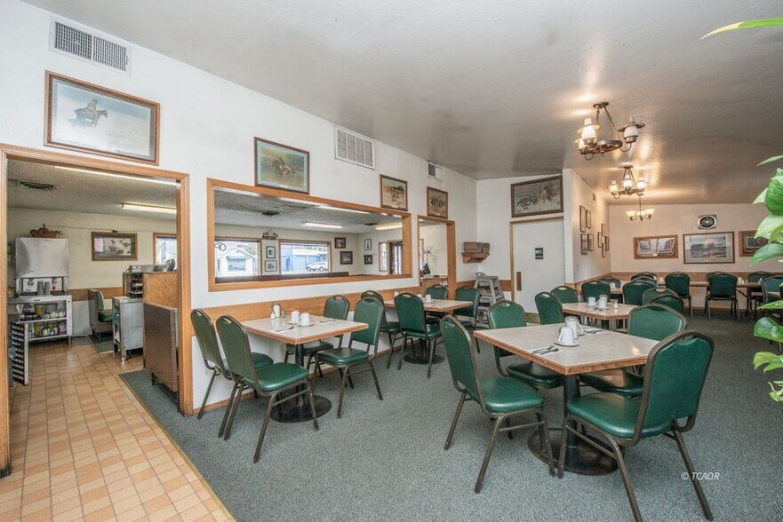More Photos Of 790 Main St, Weaverville Restaurant For Sale