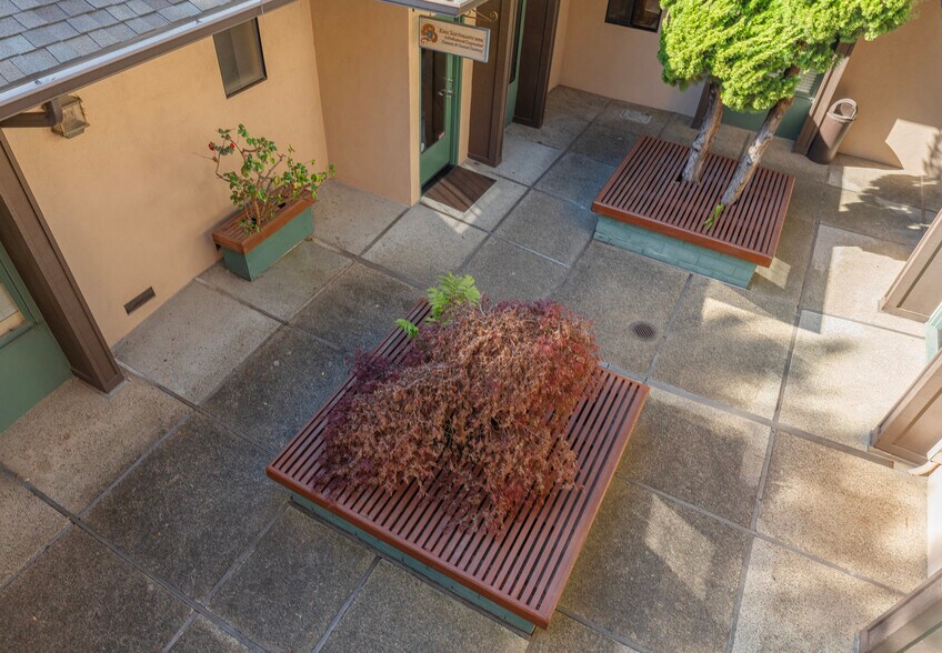 More Photos Of 26535 Carmel Rancho Blvd, Carmel Medical For Lease