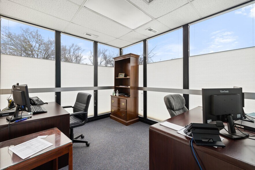 More Photos Of 2616 Sherwood Hall Ln, Alexandria Medical For Sale