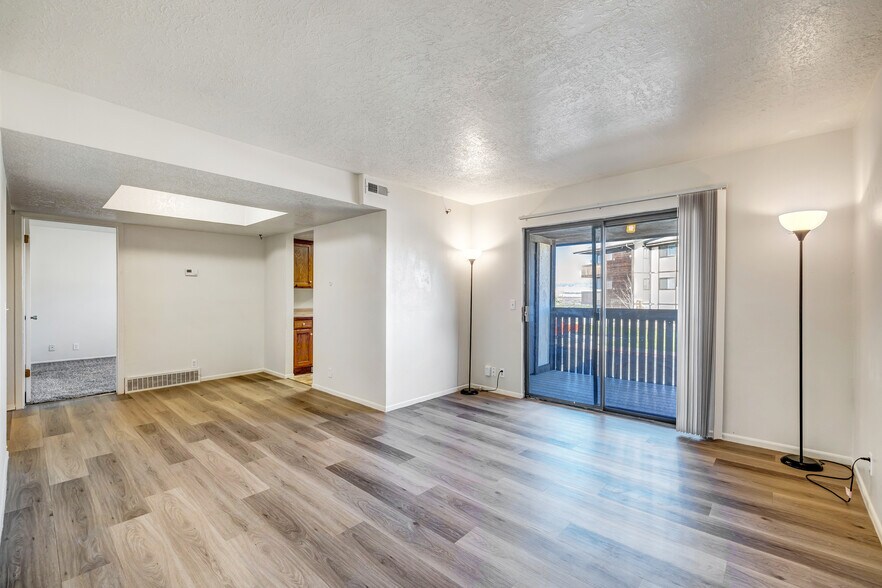 More Photos Of 800 W Highway Dr, Wellington Apartments For Sale
