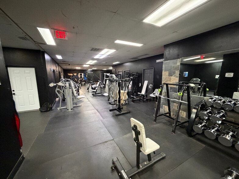 More Photos Of 5983 49th St N, Saint Petersburg Storefront Retail Office For Sale