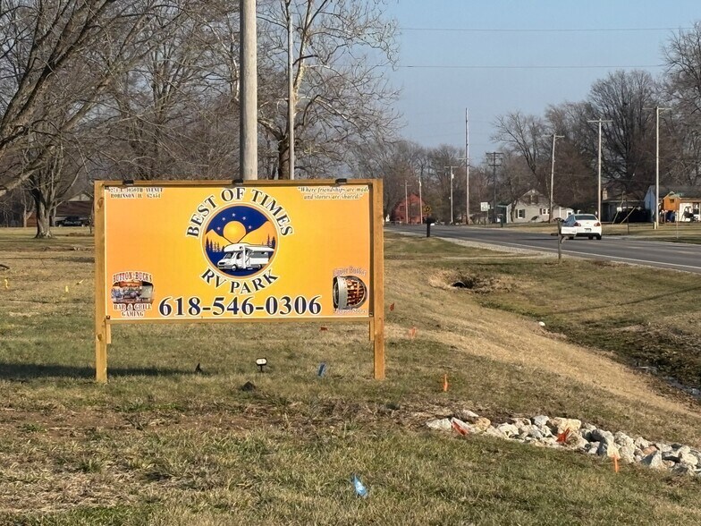 More Photos Of 9274 E 1050th Ave, Robinson Flex For Sale