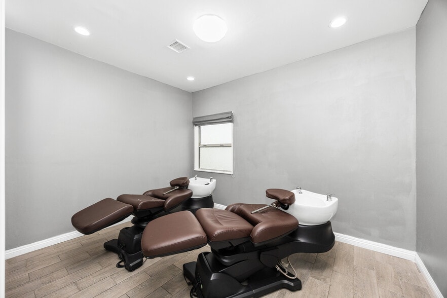 More Photos Of 9511 Las Tunas Dr, Temple City Medical For Sale