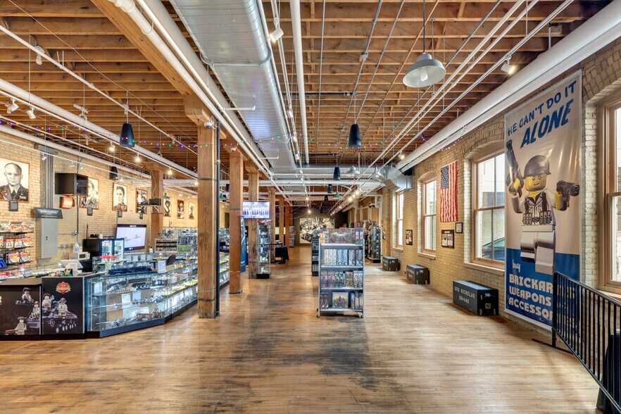 More Photos Of 1618-1620 Central Ave NE, Minneapolis Warehouse For Lease